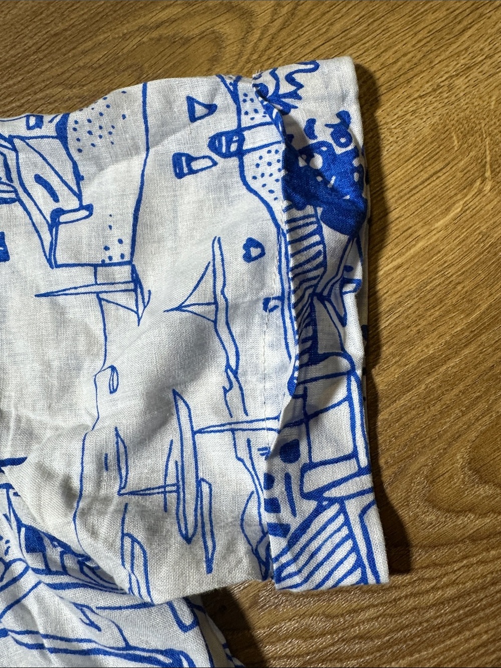 Calypso St. Barth White Button-Up Crop Shirt with Blue Scenic Print Size Medium - Picture 5 of 10